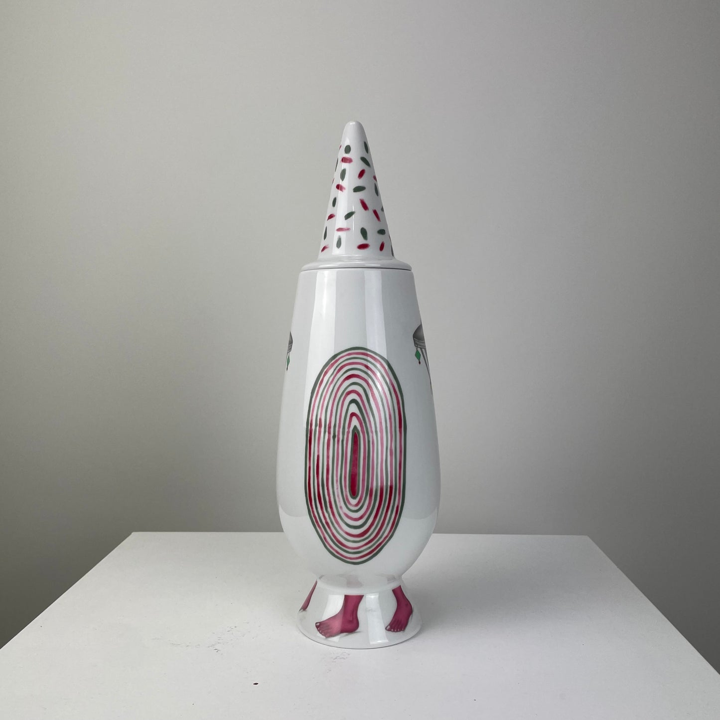 Alessi Tendentse Vase
Cyprien Tokoudagba design
Alessandro Mendini collection
100% Make-up series
African-inspired home decor
Porcelain artistic vase
Luxury collectible vase
Hand-painted design pottery
Modern cultural art piece
Limited edition Alessi vase