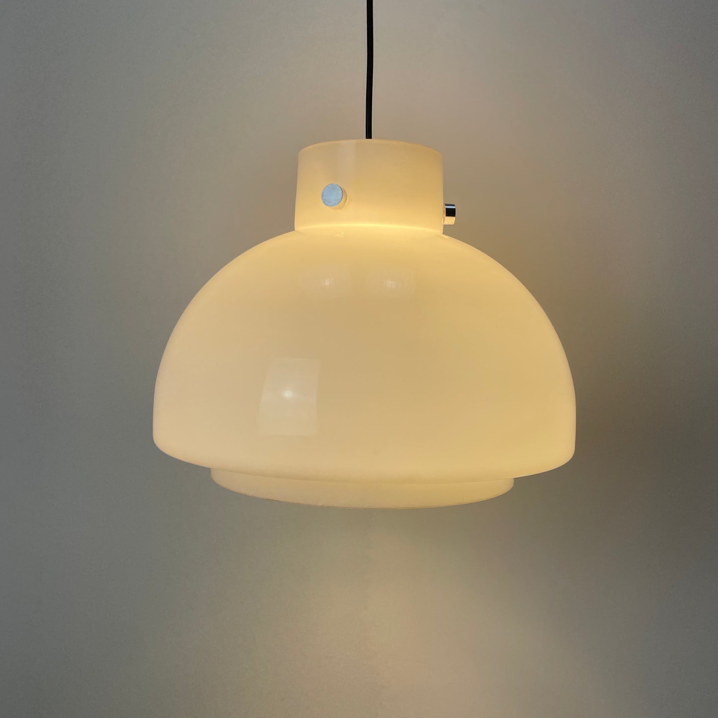White glass pendant light XL from Glashütte Limburg 1970