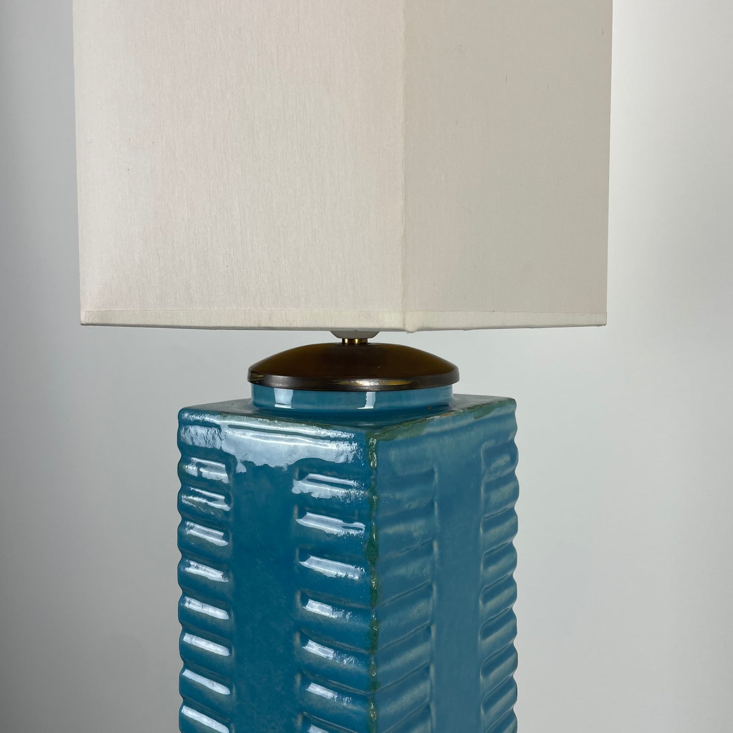 Chinese Cong ceramic table lamp from the early 20th century