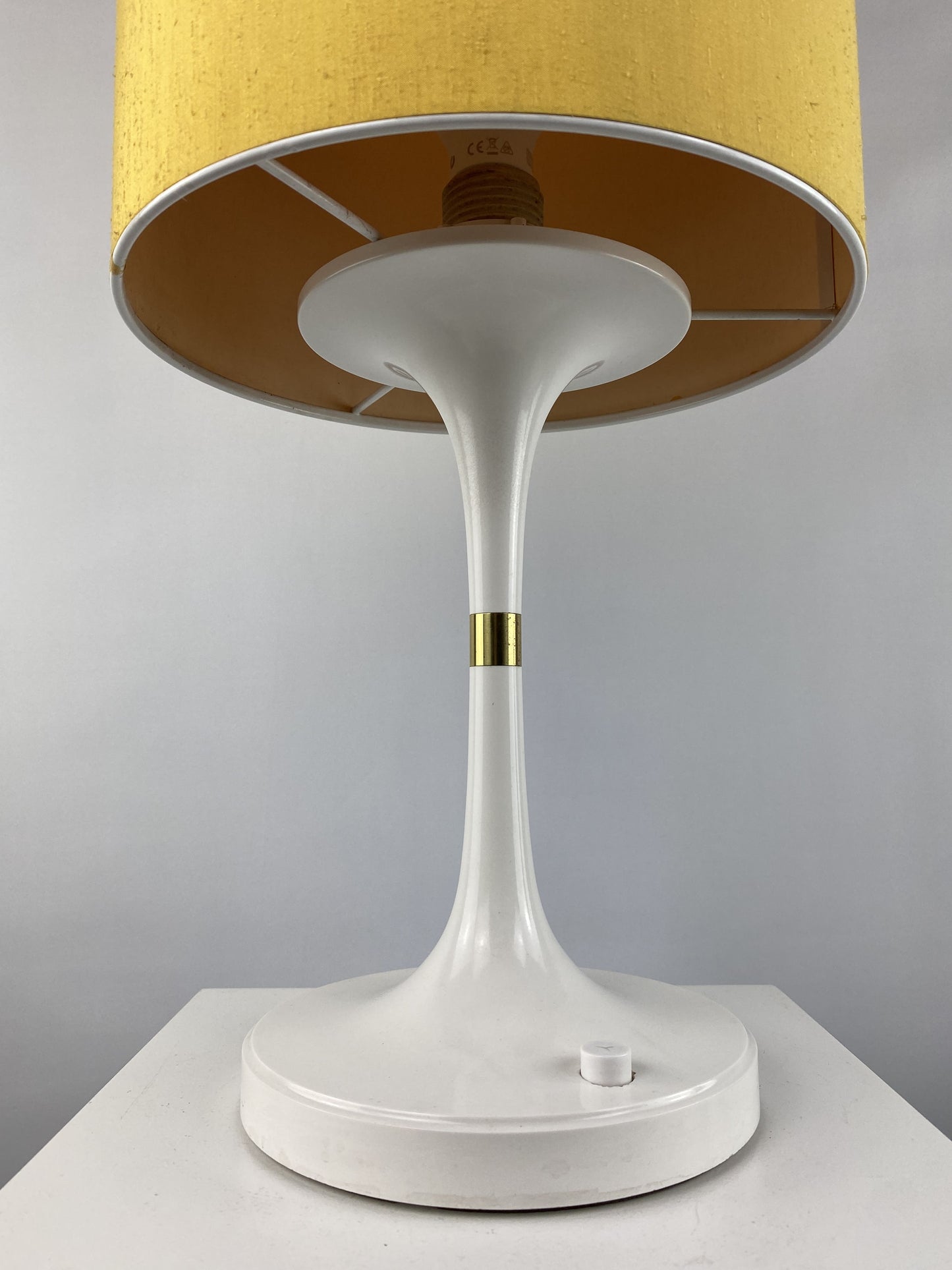 Yellow and white table lamp by ERCO model 3175