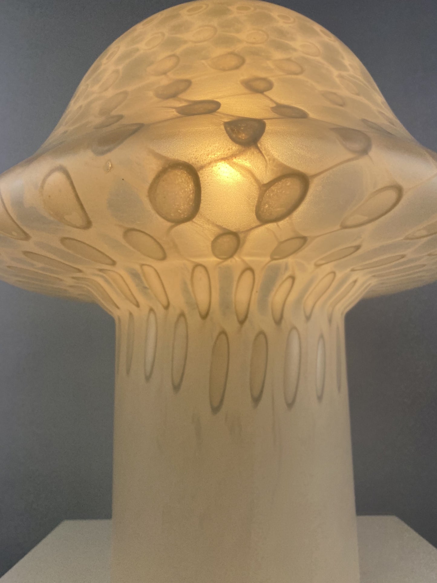 Large white glass Peill and Putzler mushroom table lamp XL 1970