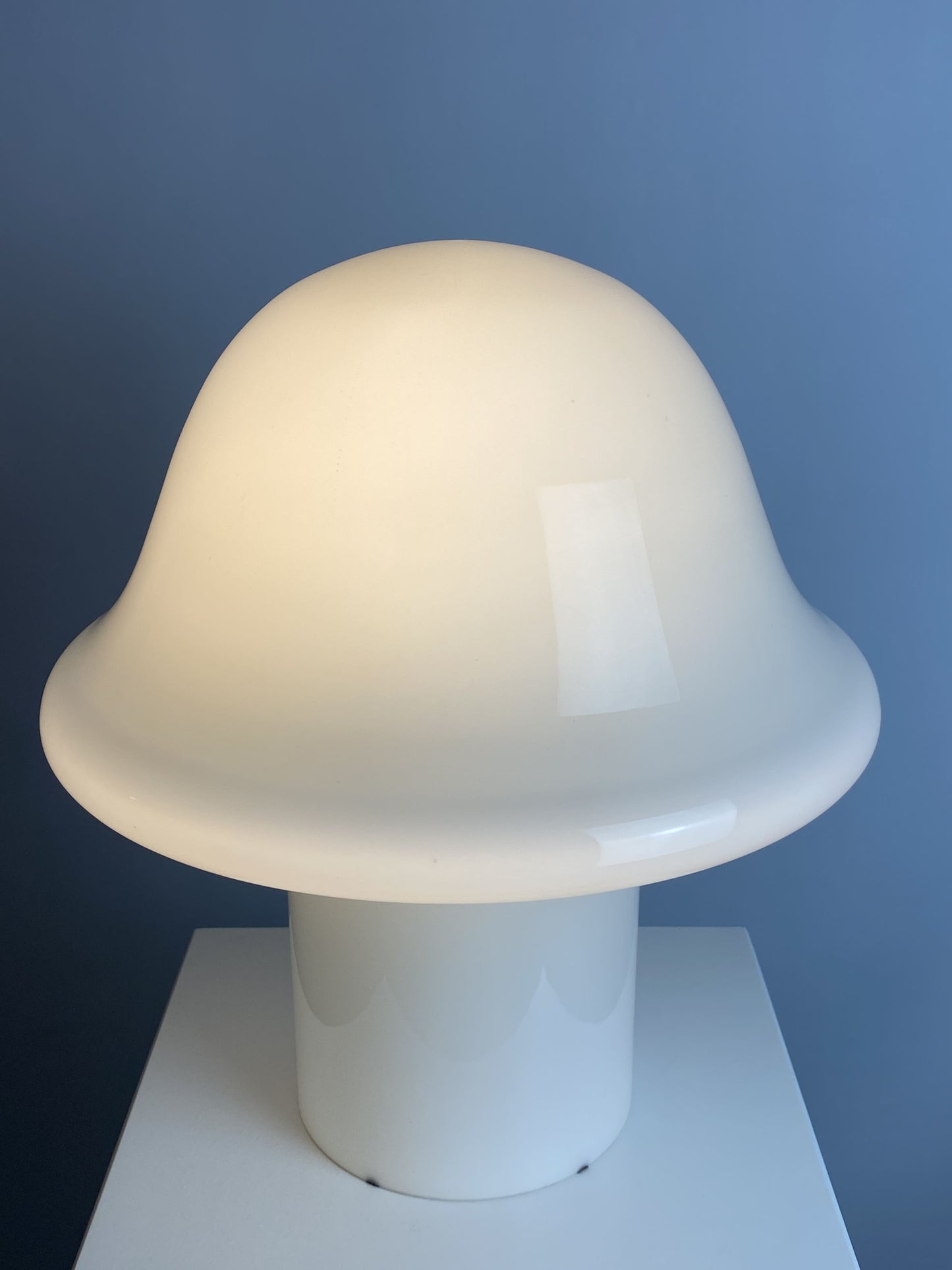 Large fully white glass Peill and Putzler mushroom table lamp XL 1970