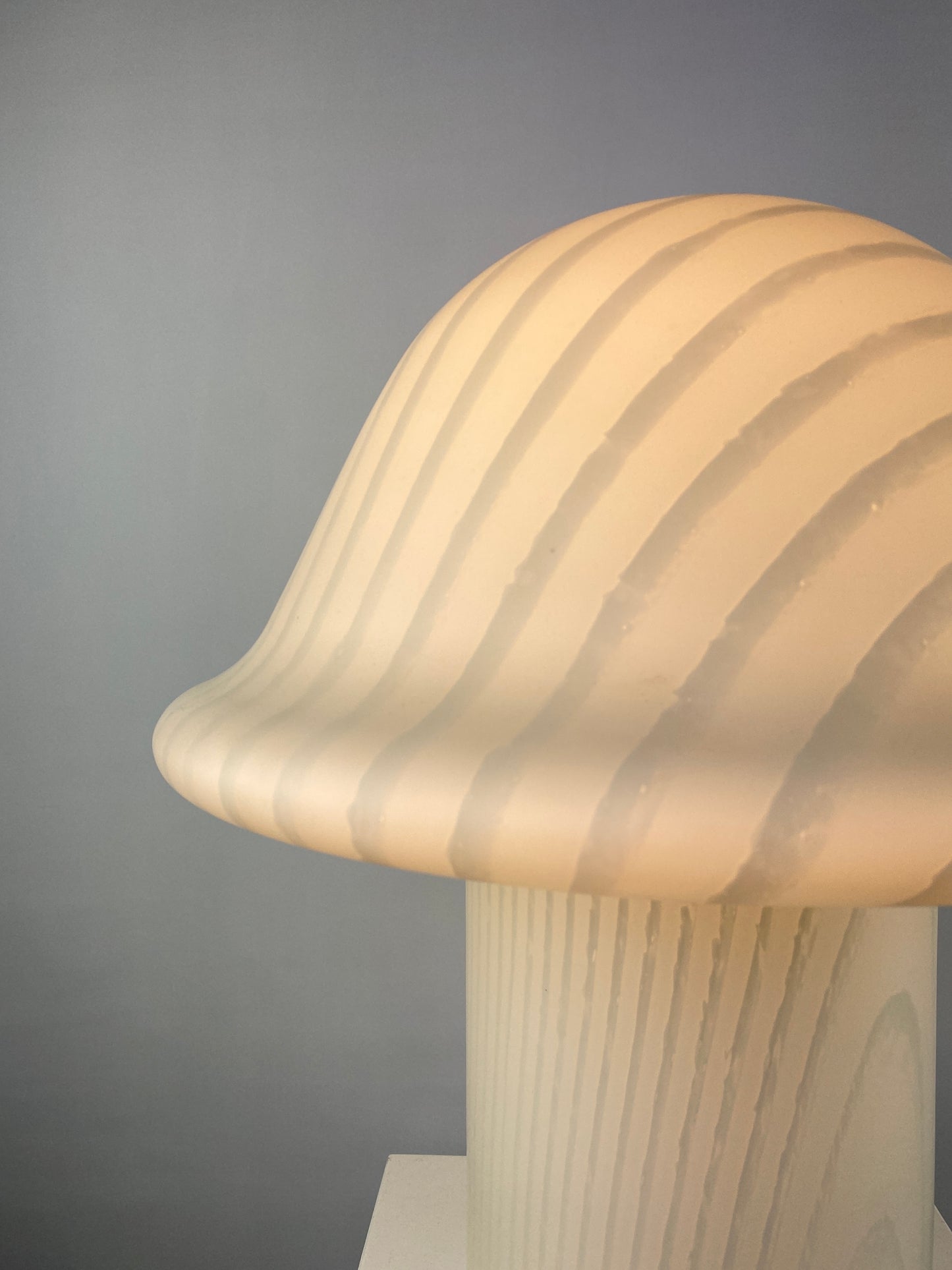 Enormous white glass Peill and Putzler mushroom table lamp XXL 1970