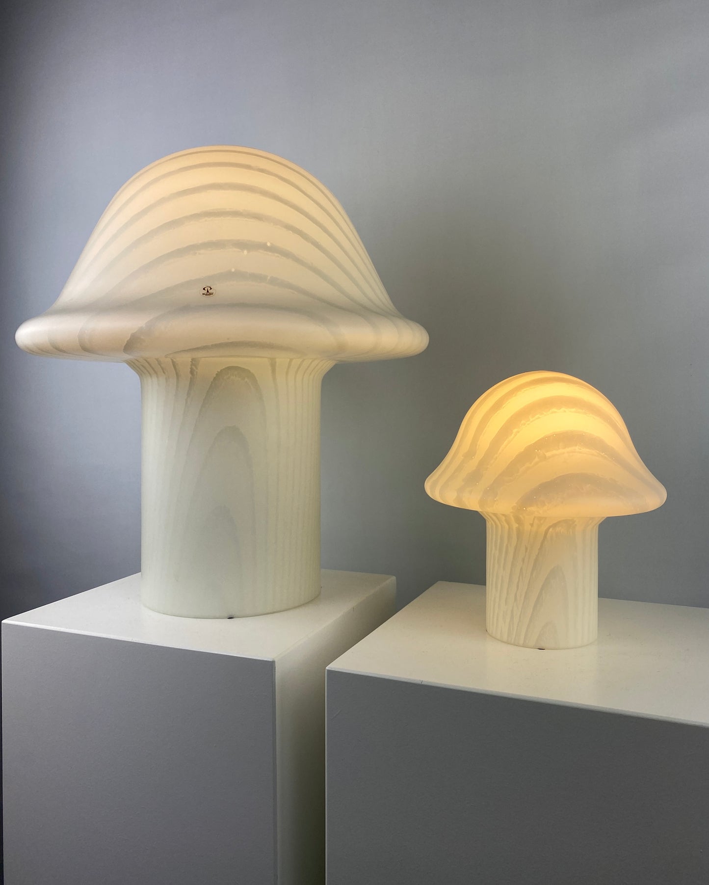 Enormous white glass Peill and Putzler mushroom table lamp XXL 1970
