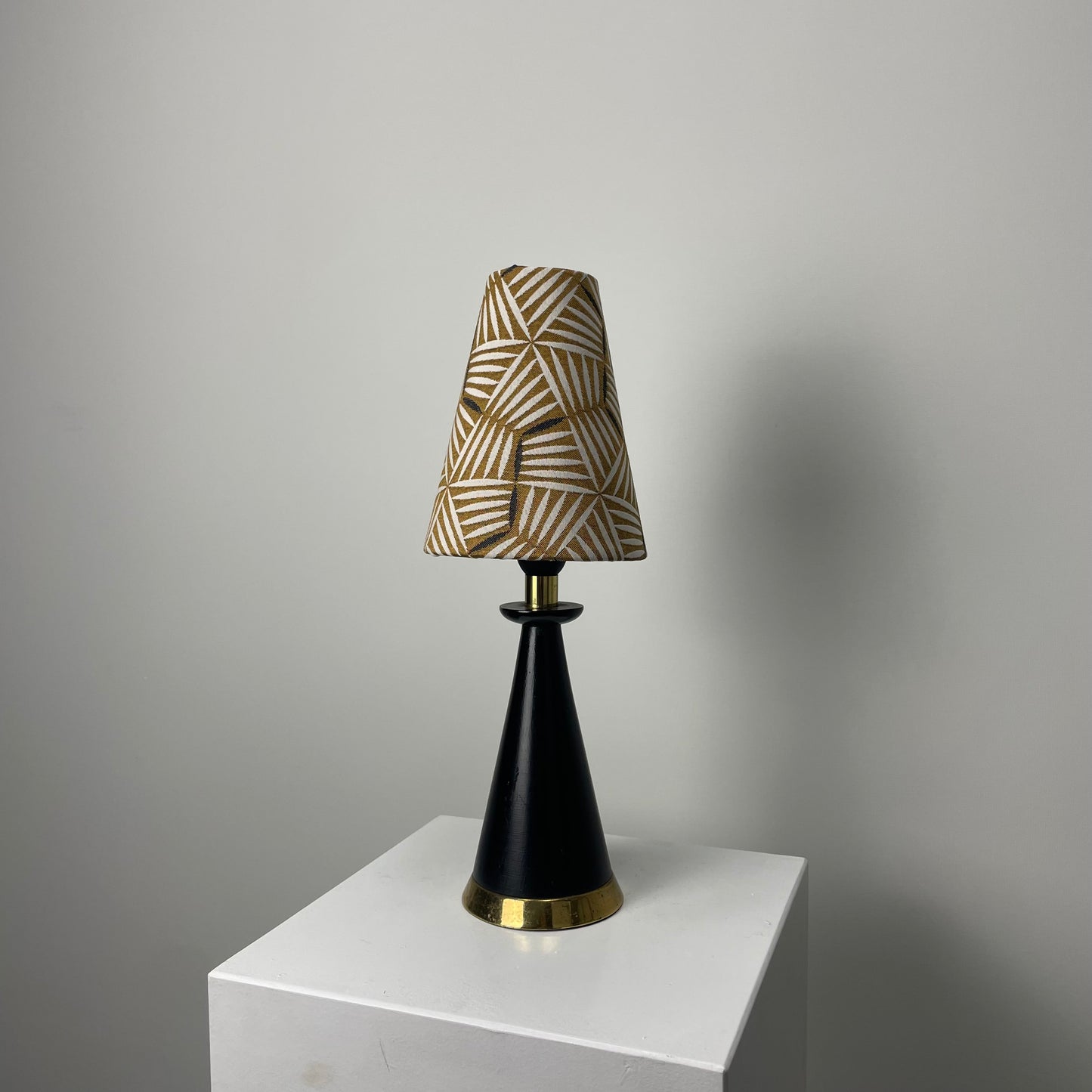 Brass and wooden conical shaped table lamp, Italy 1960