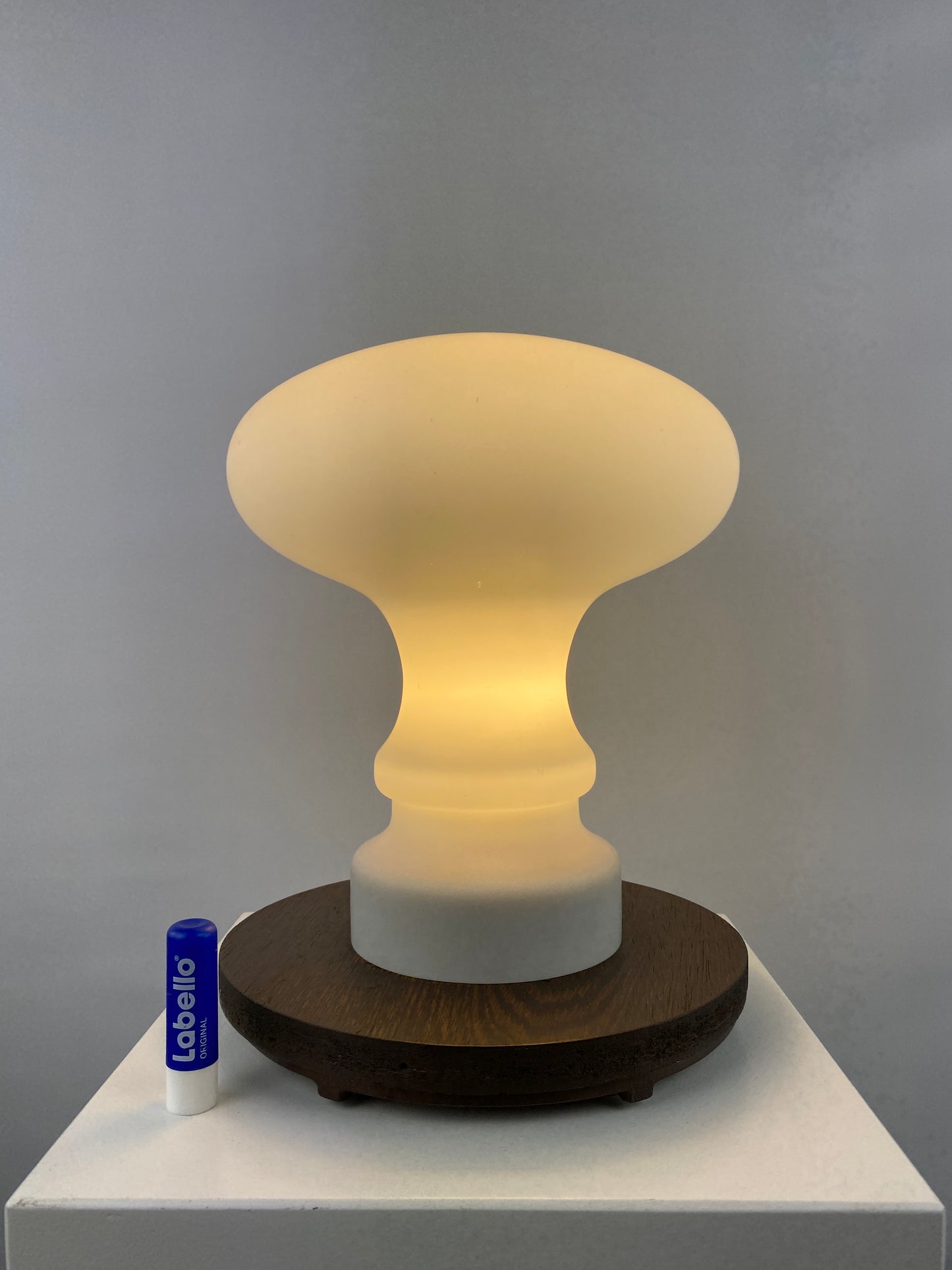 Enormous white glass Peill and Putzler mushroom table lamp XXL 1970