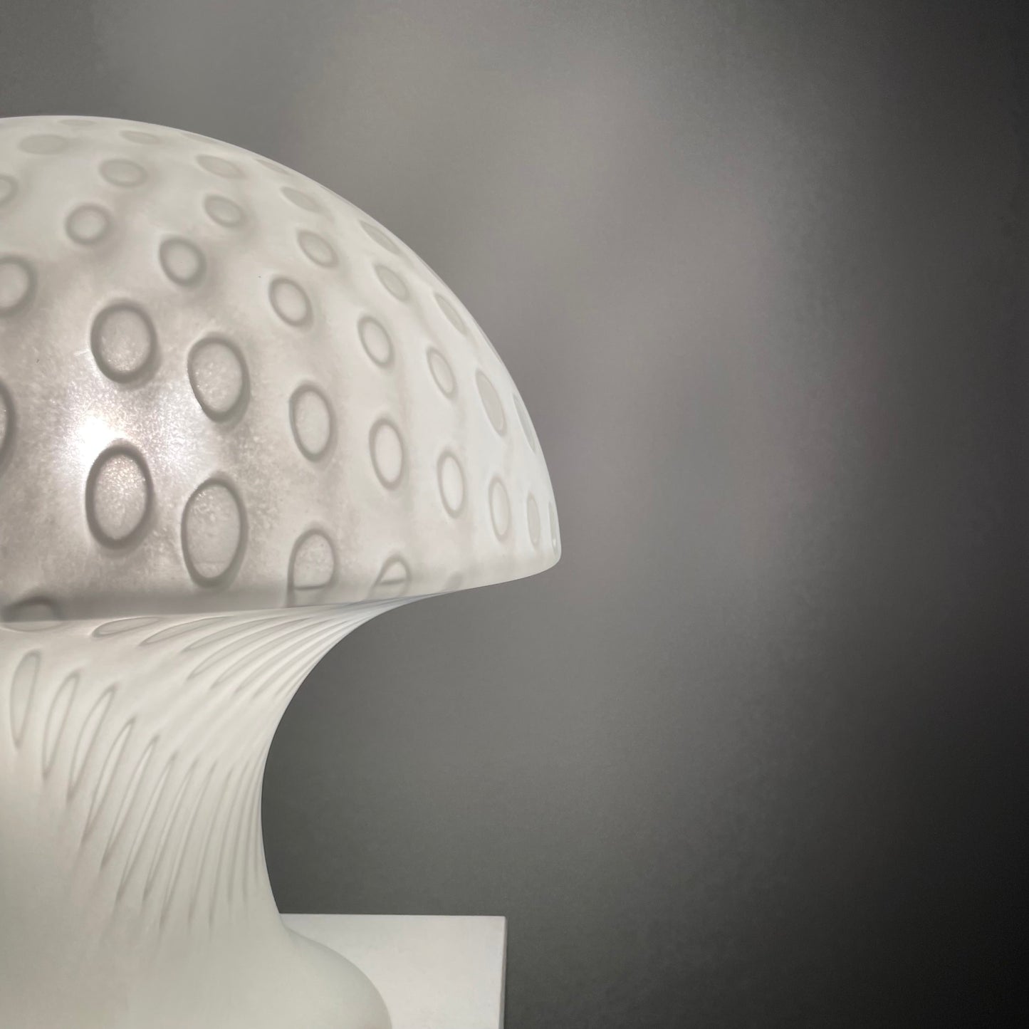 Large rare white milk glass Peill and Putzler mushroom table lamp 1970