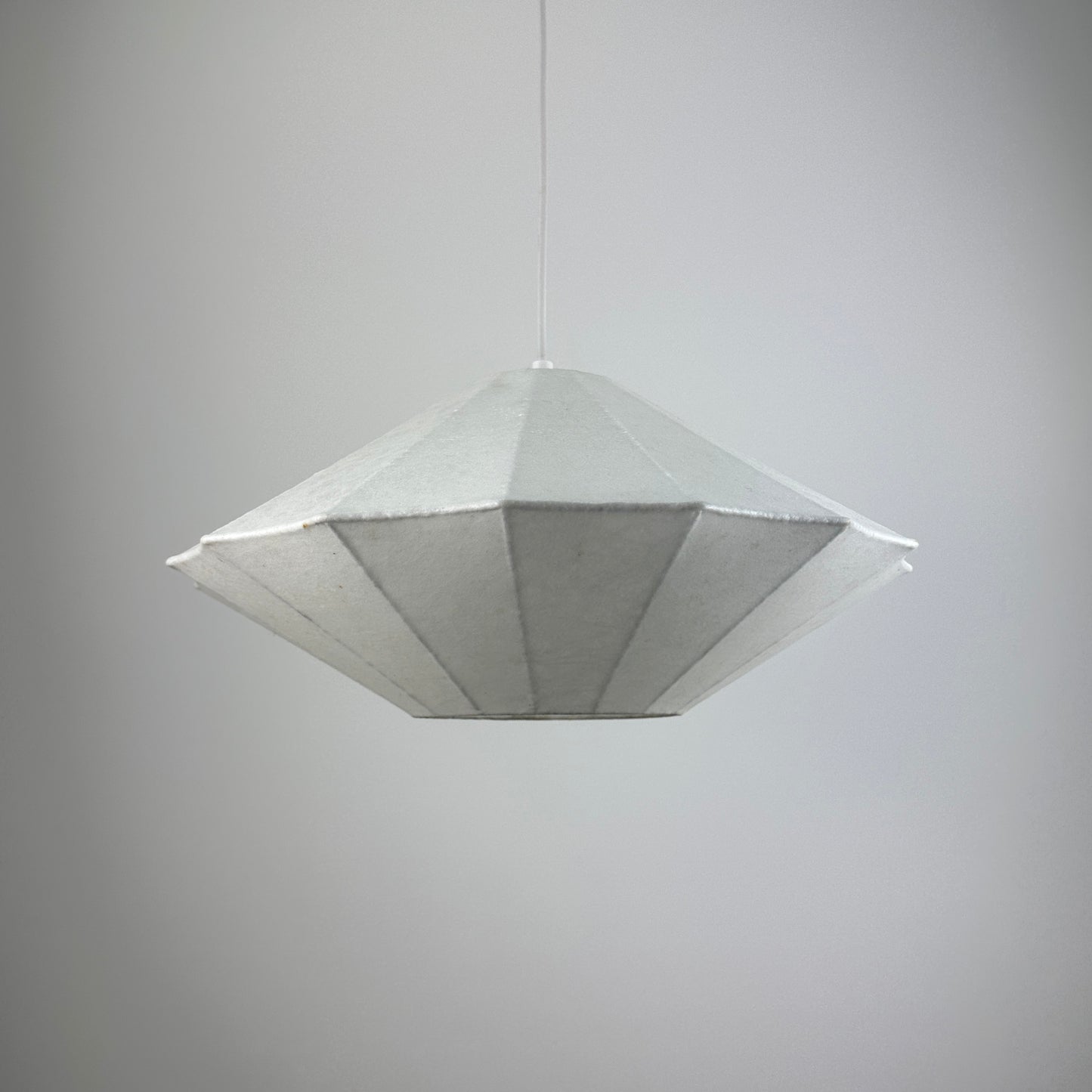 Vintage UFO pendant light
1970s cocoon pendant light
Space-age pendant light
Retro UFO light fixture
Mid-century modern lighting
Goldkant Leuchten pendant light
Achille Castiglioni cocoon light
Cocoon diffuser pendant light
Vintage space-age lighting
Retro mid-century ceiling light
1970s UFO ceiling lamp
Designer pendant light 1970s
Vintage cocoon light fixture
Mid-century UFO lamp
Goldkant Leuchten inspired lighting
Castiglioni lighting design
Space-age home decor
Retro lighting fixture
Mid-century modern