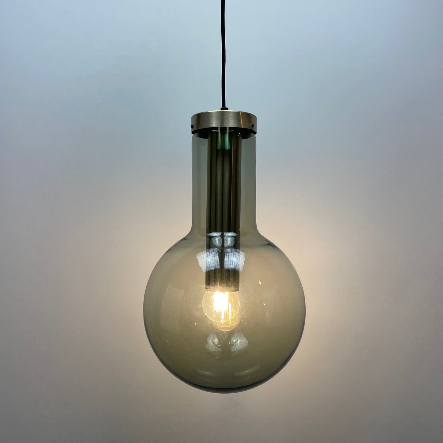 Maxi Bulb B.1261 pendant lamp by Raak Amsterdam
1970s Raak ceiling light
vintage Raak pendant light
mid-century modern lighting
Raak Amsterdam lighting for sale