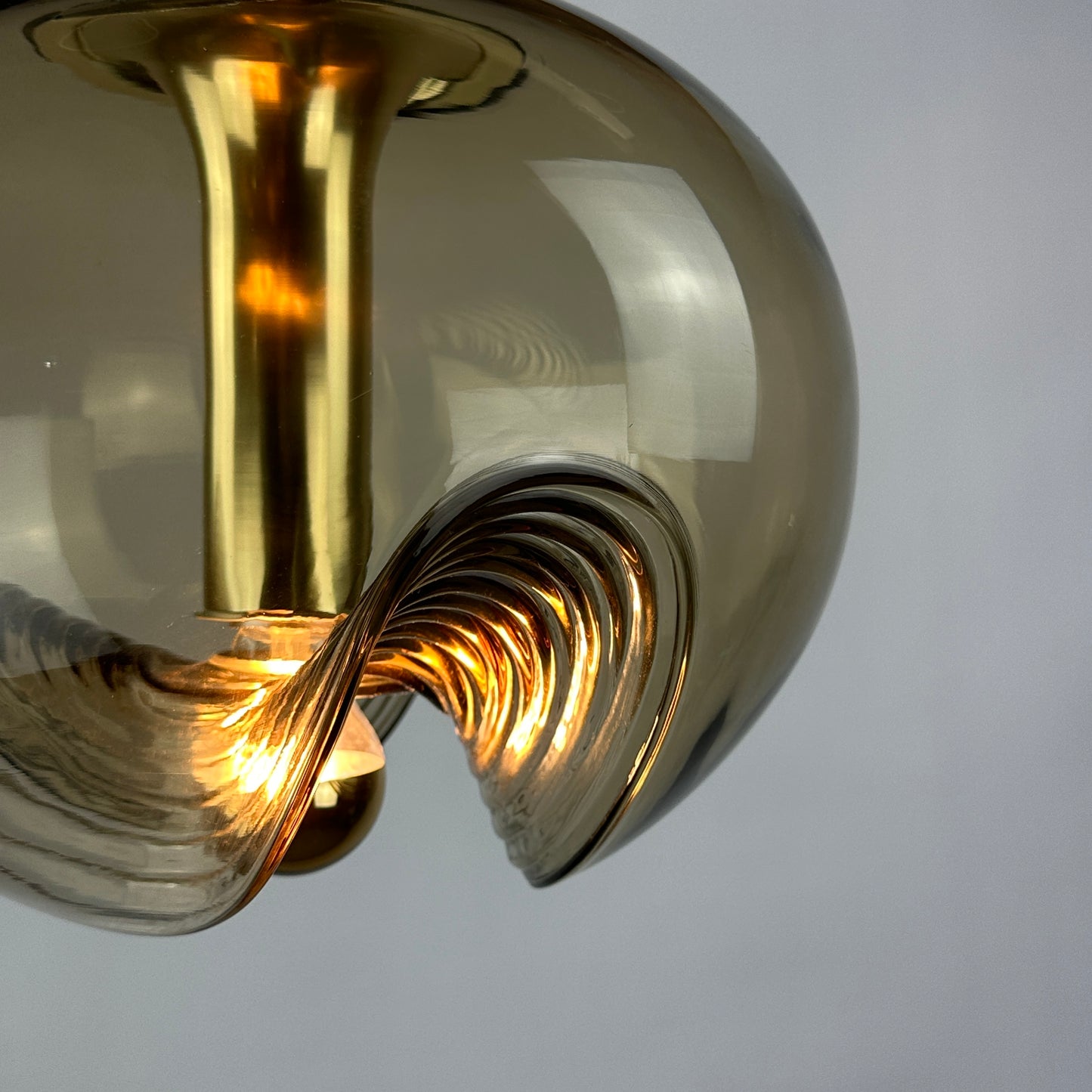 Waved smoked glass and gold Peill & Putzler Futura pendant light, 1970 Large