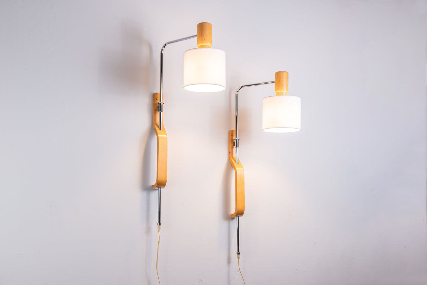 Lars Bessfelt Grevie, Atelje Lyktan wall lamps, 1979 Scandinavian lighting, beech wood and chrome, vintage Swedish design.