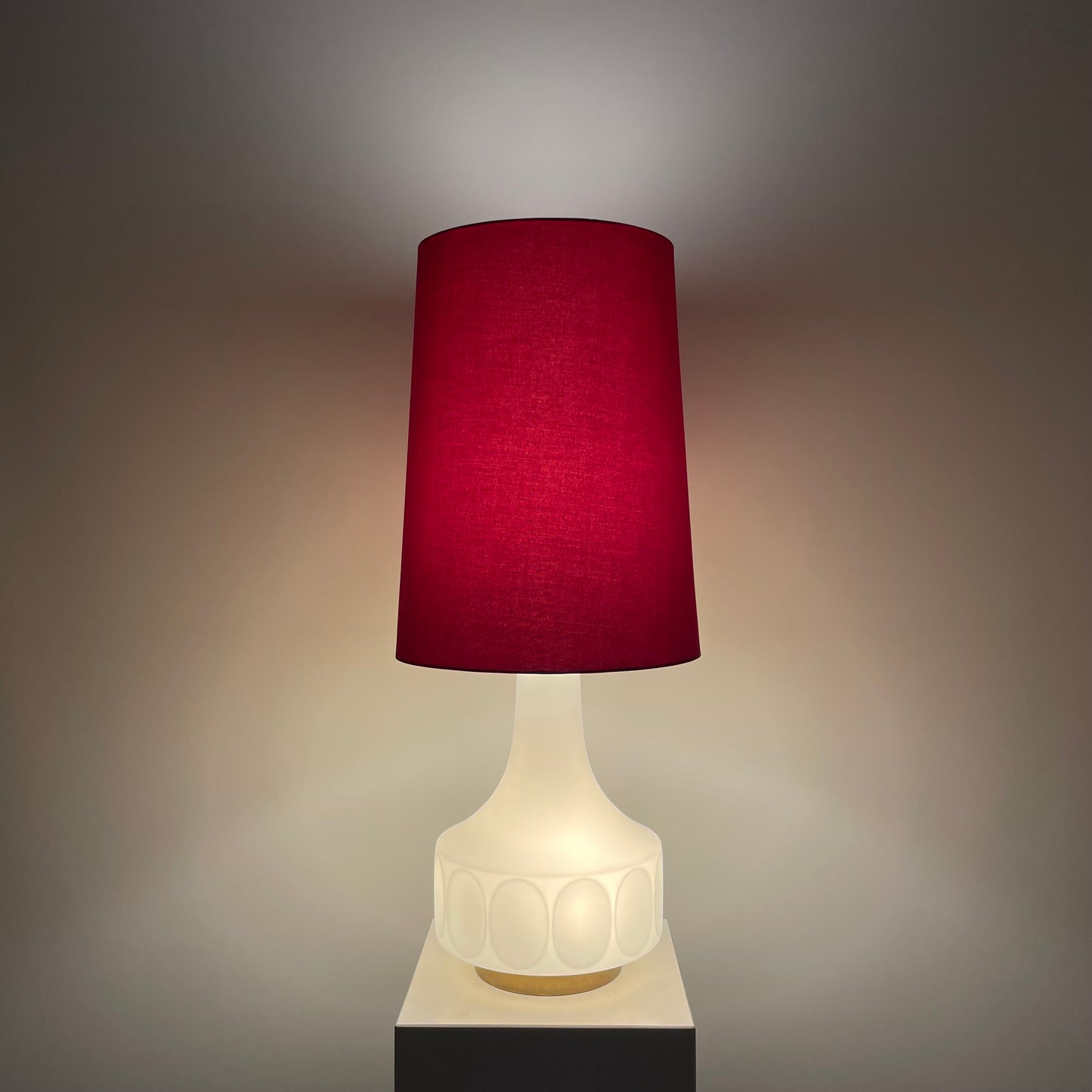 Peill & Putzler lamp
Frosted glass lamp
Vintage floor lamp
Red shade lamp
Mid-century modern lighting
1960s German lamp
Versatile table lamp
Retro glass lamp
Choose your own lampshade
Collectible vintage lighting