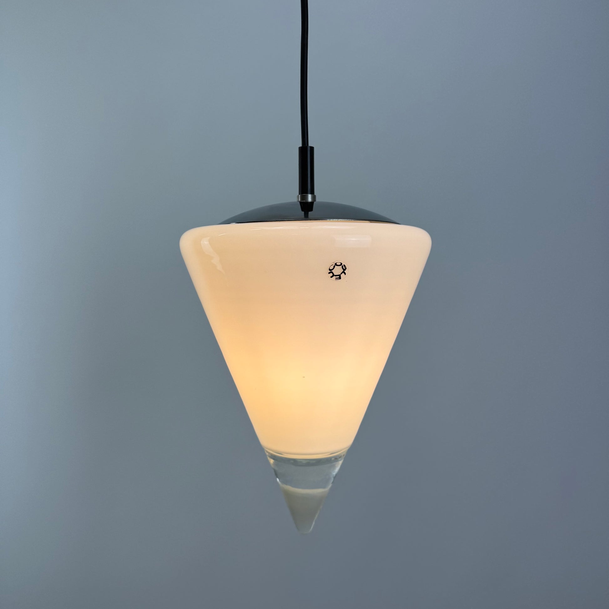 GlasspendantlampbyLEUCOS1960