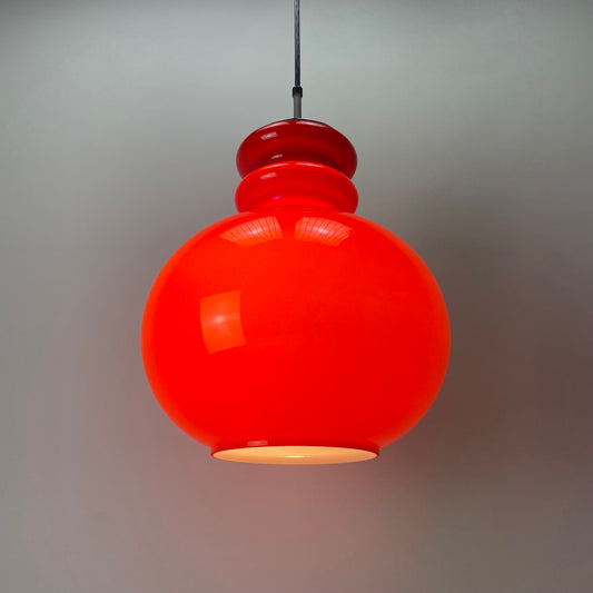 Opaline red glass pendant light
Peill & Putzler lighting
1960s pendant light
German vintage lighting
Bubbly glass pendant
Rewired vintage pendant
Doria Leuchten suspension
Mid-century lighting
Bold red pendant light
Retro opaline glass