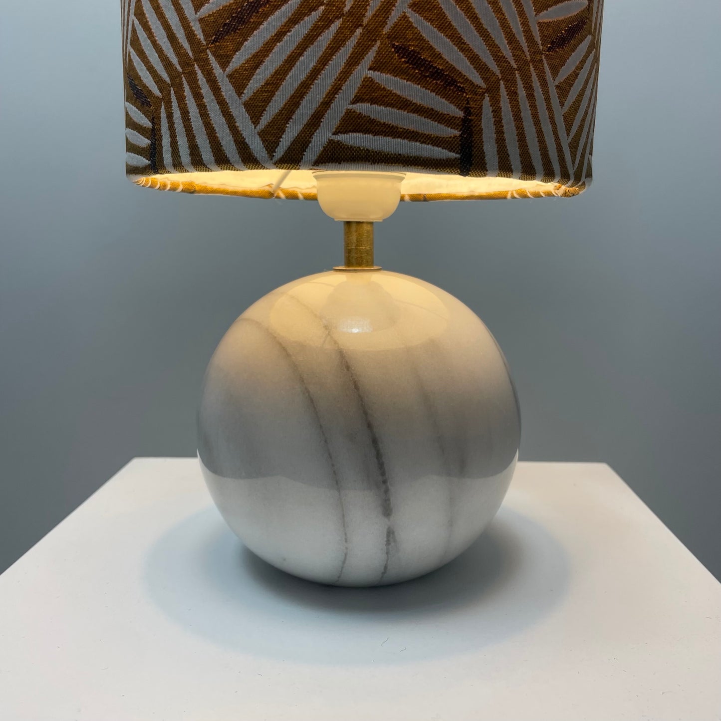 Italian white marble table lamp from the 1960's