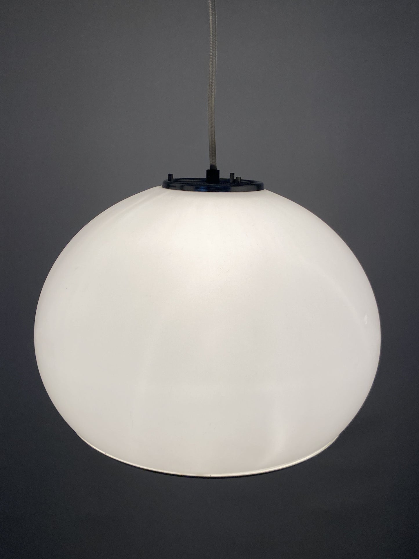 White BUD pendant lamp designed by Harvey Guzzini for Meblo