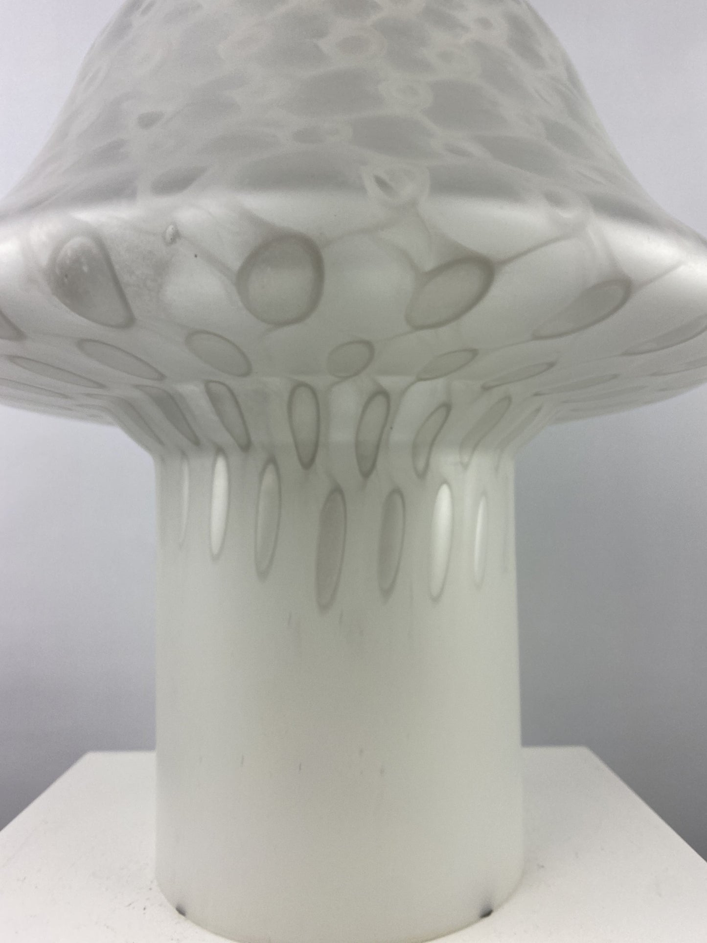 Large white glass Peill and Putzler mushroom table lamp XL 1970