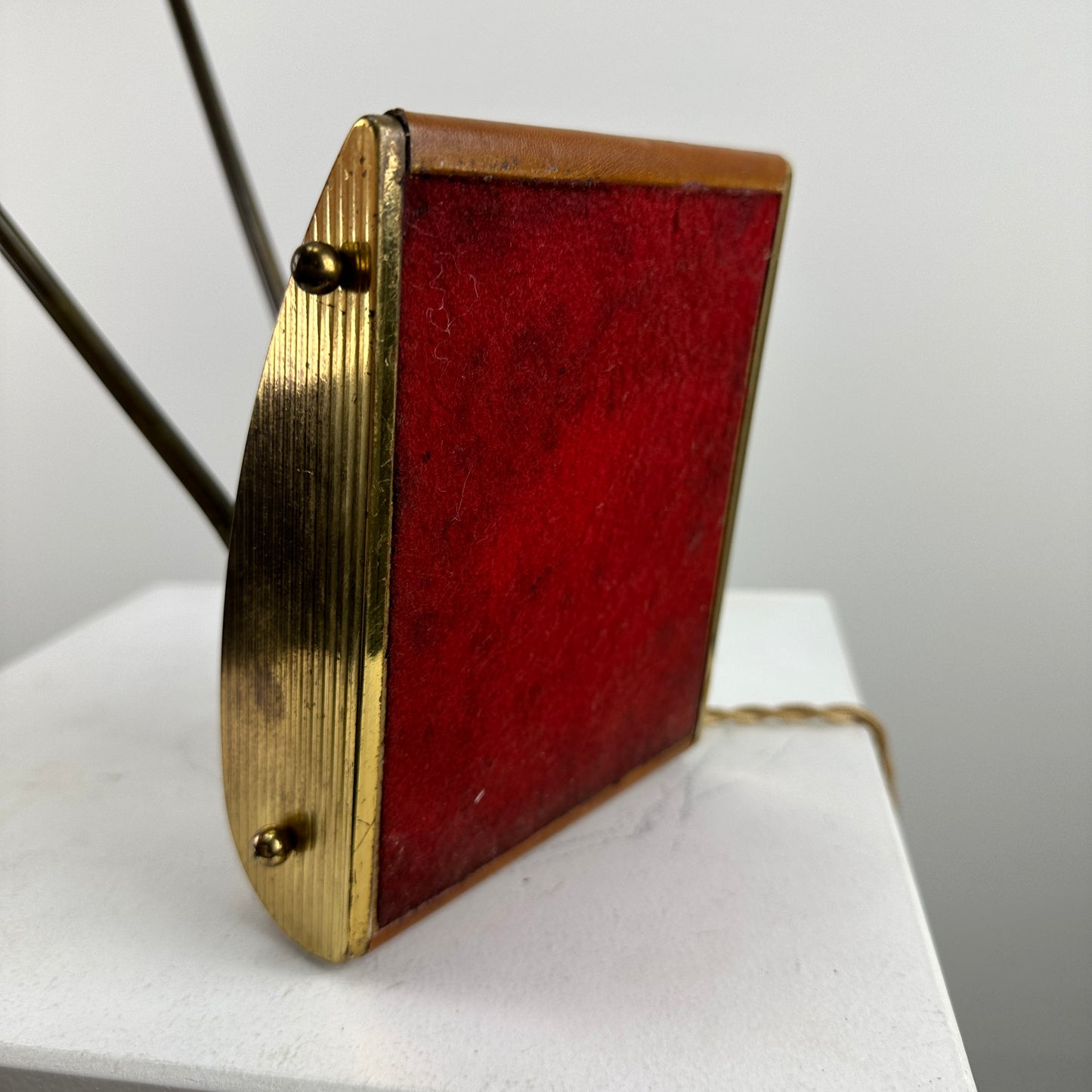 Brass and leather JUMO desk light by Eileen Grey, 1930