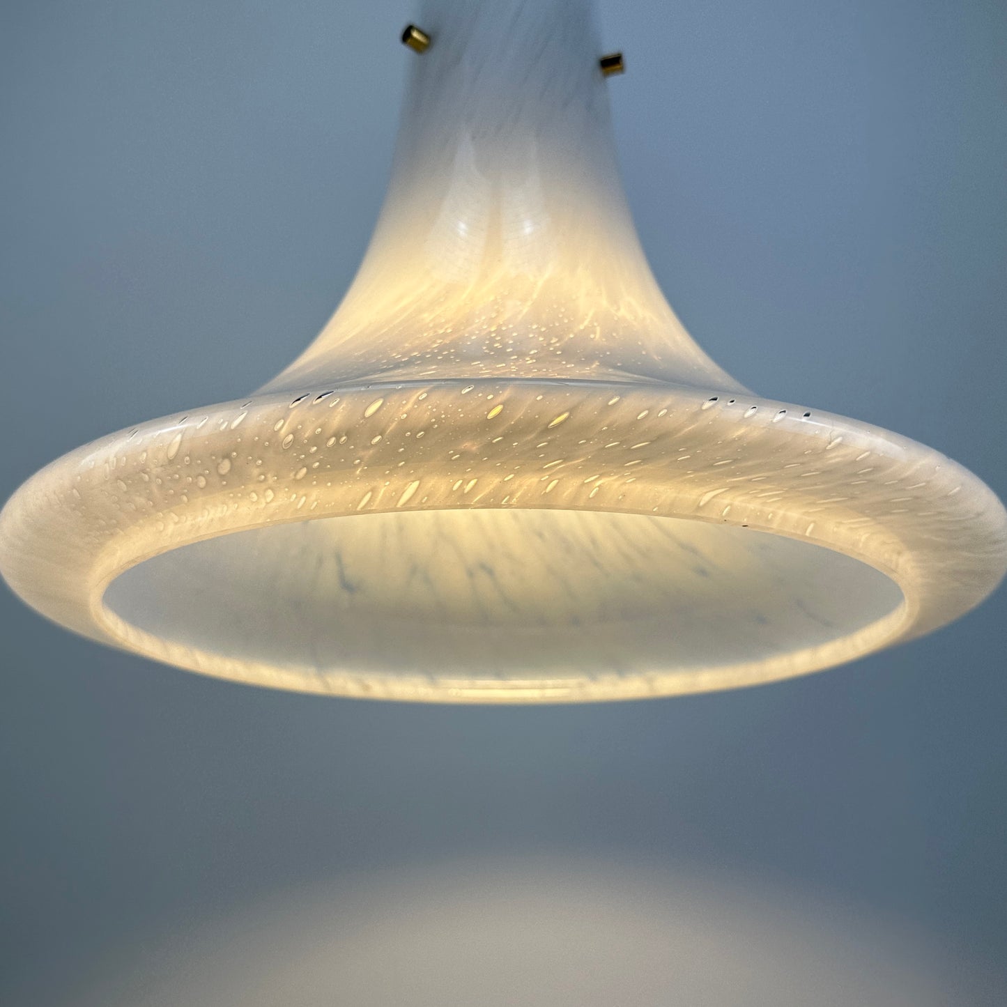 Trumpet shaped cloudy glass pendant lamp by Glashütte Limburg 1970