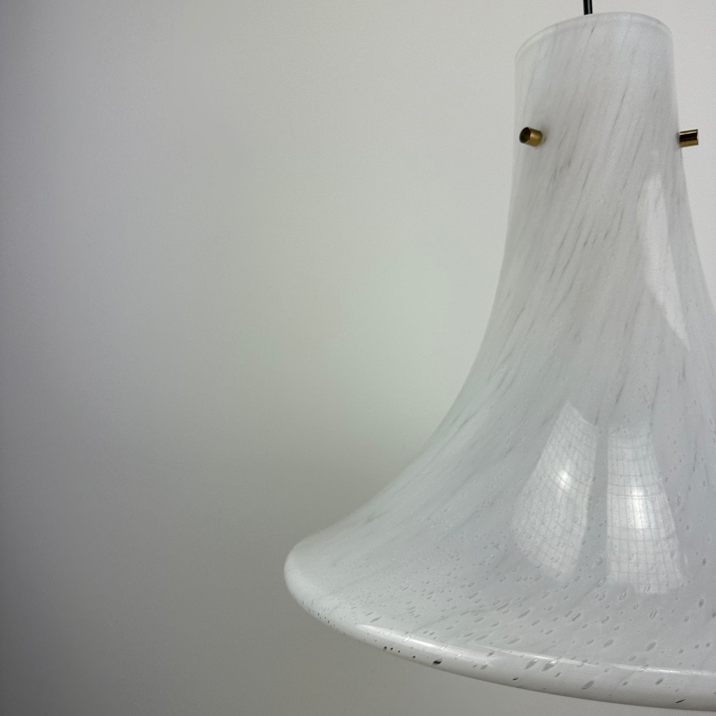 Trumpet shaped cloudy glass pendant lamp by Glashütte Limburg 1970