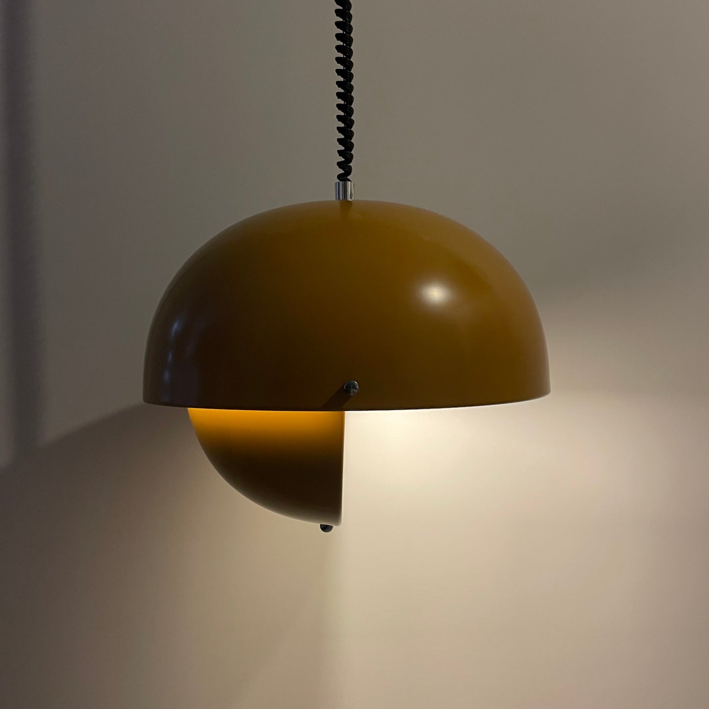 Ocher yellow flowerpot pendant light by Archi Design 1960