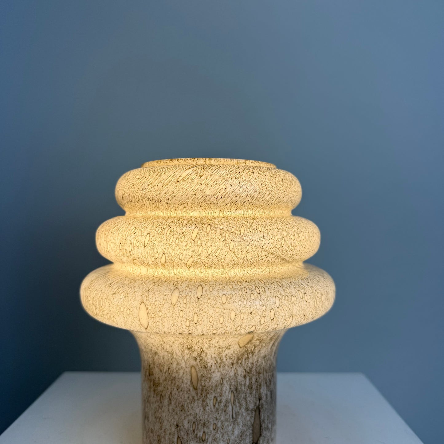 Rare snakeskin pattern glass table lamp by Wiktor Berndt for Flygsfors 1960