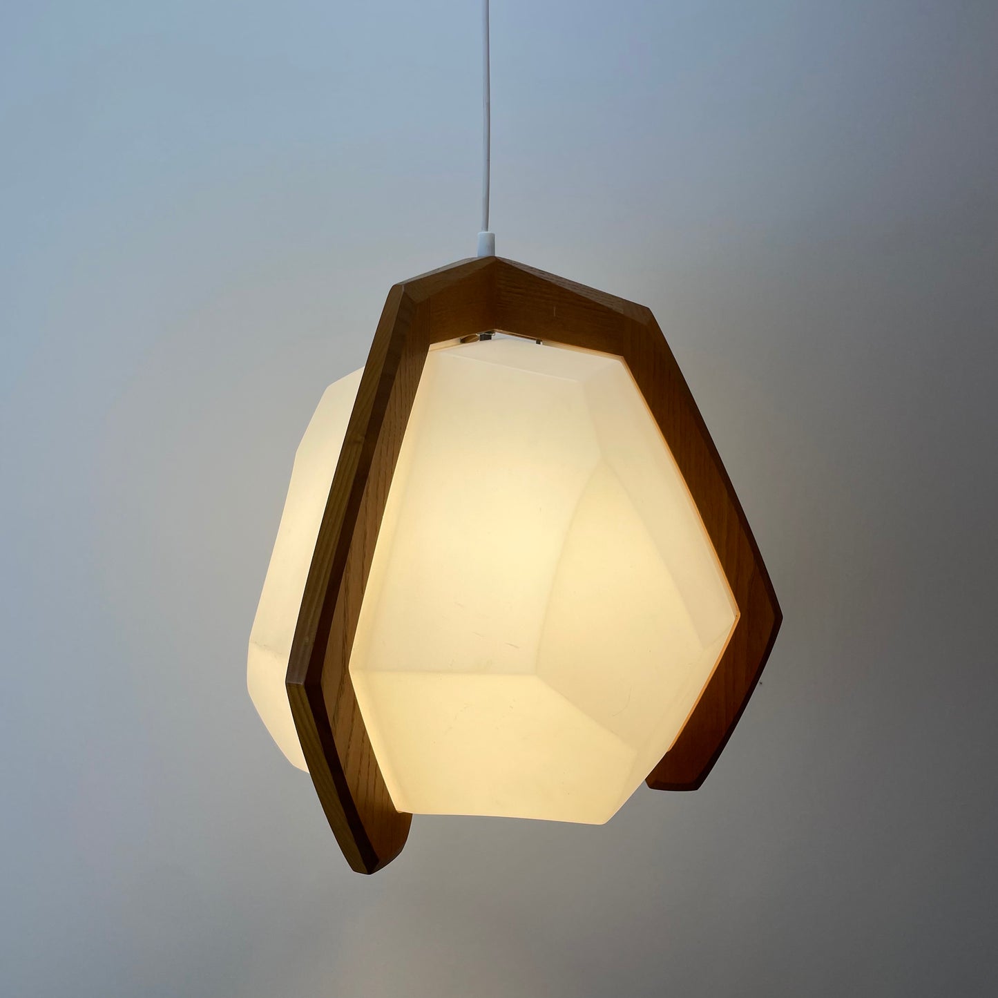 Wood & plexiglass pendant light by Rudolf Dörfler 1970