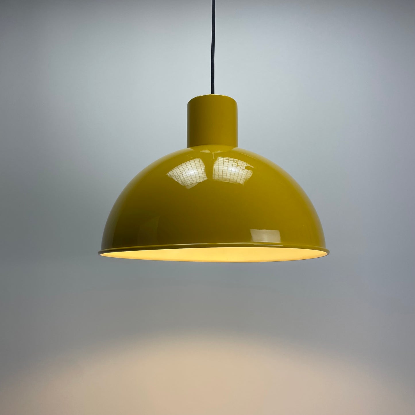 Jo Hammerborg pendant lamp
Fog & Mørup lighting
Yellow Bunker lamp
1960s Danish design
Mid-century modern pendant
Scandinavian vintage lighting
Restored retro ceiling lamp
Metal ochre yellow lamp
Classic Danish home decor
Collectible design lighting
