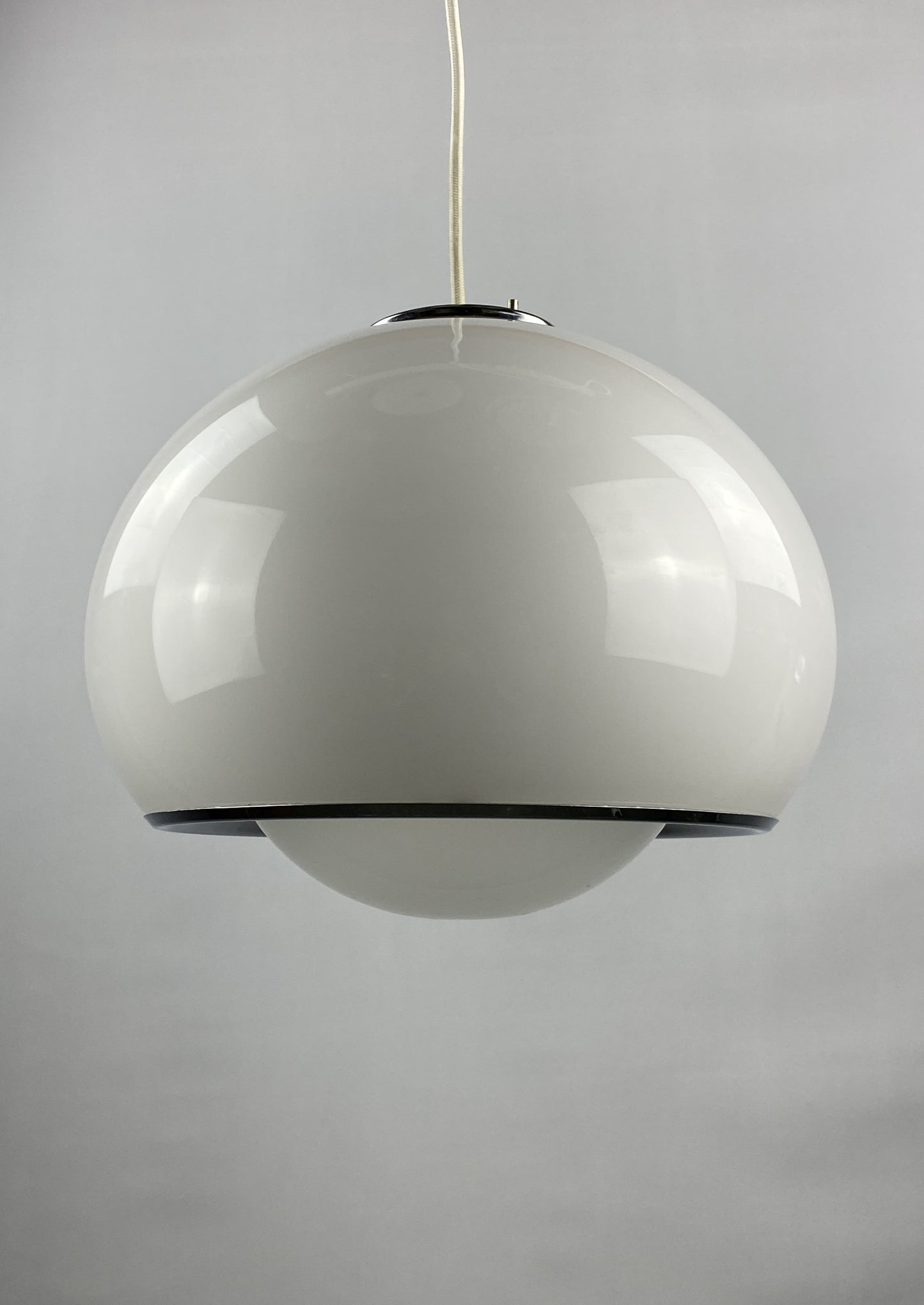 White BUD pendant lamp designed by Harvey Guzzini for Meblo